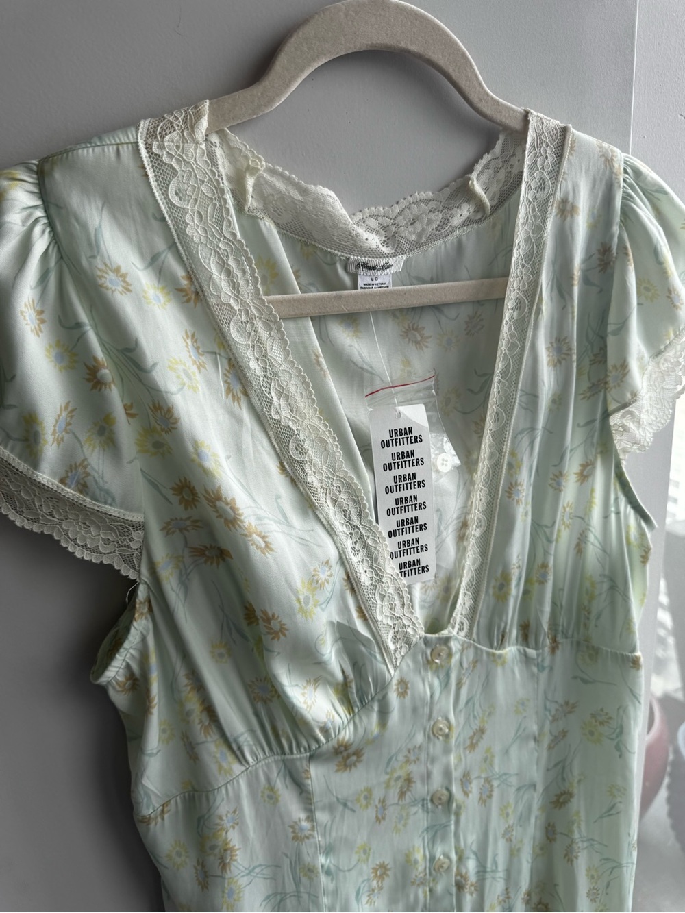Kimchi Blue Urban‎ Outfitters Lace Slip Dress NWT L - Picture 9 of 10